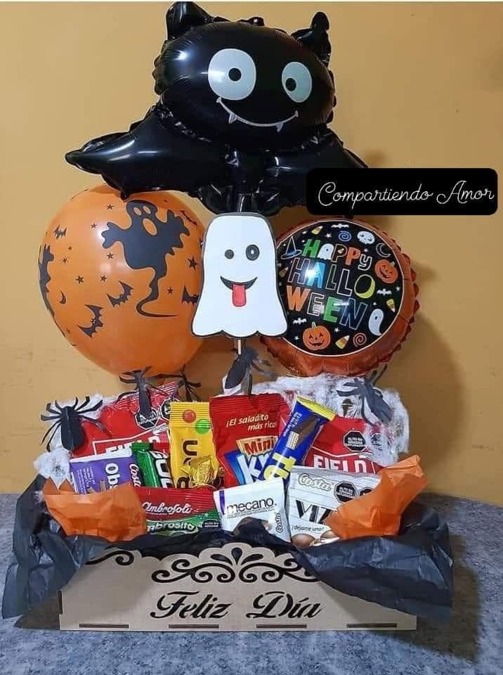 Box temático de Halloween con globos y golosinas
